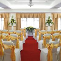 wedding ceremony venue warwickshire marriott forest of arden