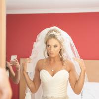 Capturing the brides beauty