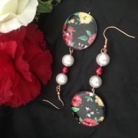 Beautiful mother of pearl earrings.