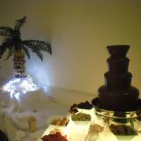 chair fountain & fruit trees - gold wedding scheme